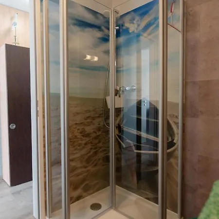 דירה Haus Inselperle Mit Blick Auf Den Bodden אלט רדביץ